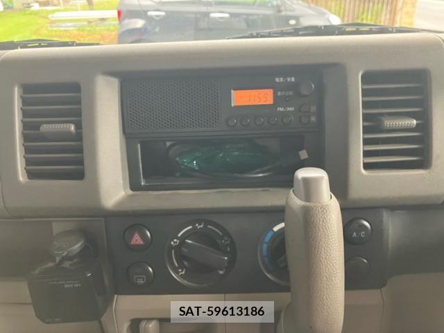 Suzuki EVERY 2013-09 8850783-17