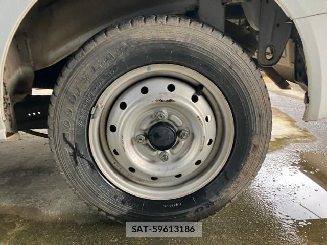 Suzuki EVERY 2013-09 8850783-8