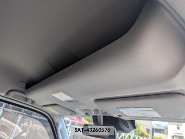 Suzuki EVERY WAGON 2025-08 6678321-12
