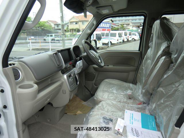 Suzuki EVERY WAGON 2026-04 6998560-11