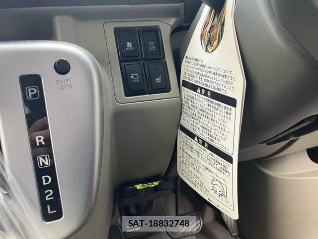 Suzuki EVERY WAGON 2015-11 7021701-20