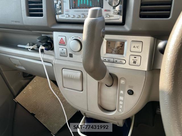 Suzuki EVERY WAGON 2011-11 7620524-18