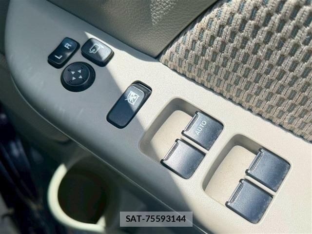 Suzuki EVERY WAGON 2016-08 7620521-11
