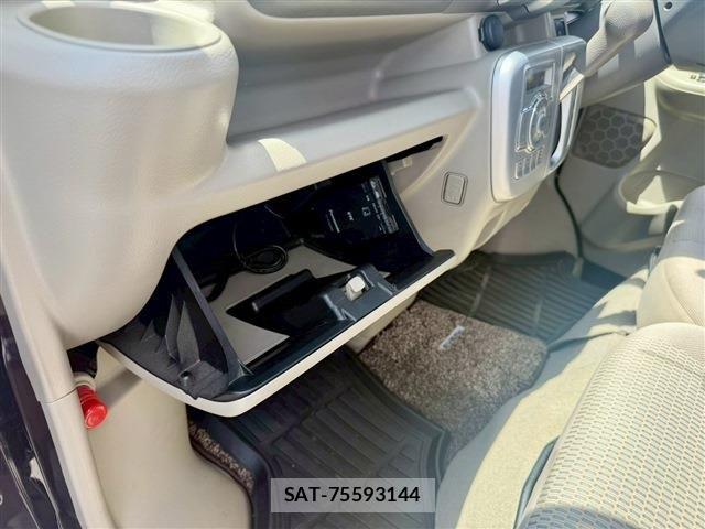 Suzuki EVERY WAGON 2016-08 7620521-16