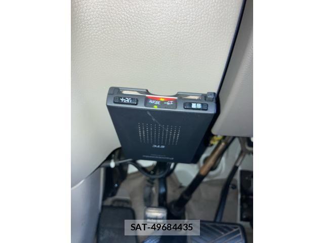 Suzuki EVERY WAGON 2005-11 7729429-17