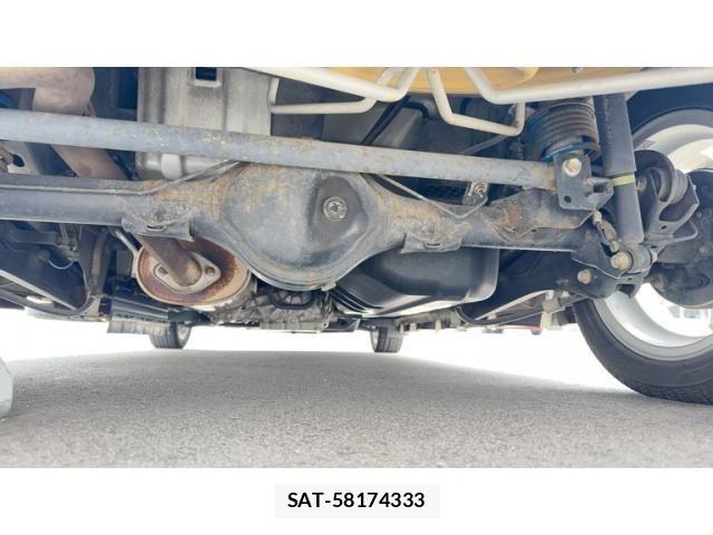 Suzuki EVERY WAGON 2017-03 8355698-13