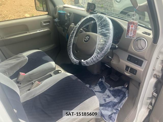 Suzuki EVERY WAGON 2006-04 8369102-14