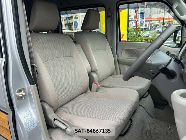 Suzuki EVERY WAGON 2023-02 8415230-17