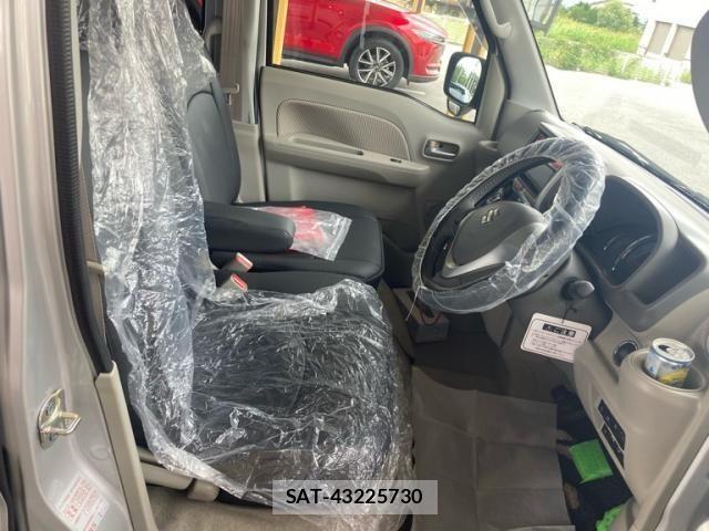 Suzuki EVERY WAGON 2025-03 8527617-12