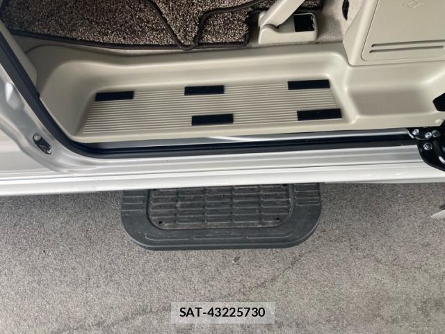 Suzuki EVERY WAGON 2025-03 8527617-25