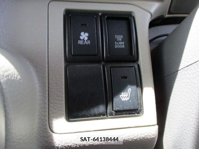 Suzuki EVERY WAGON 2023-06 8661852-12