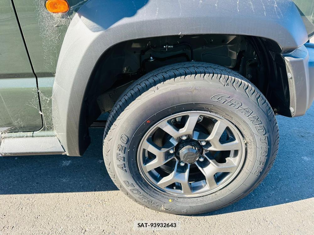 Suzuki JIMNY SIERRA 2025-02 760862-23