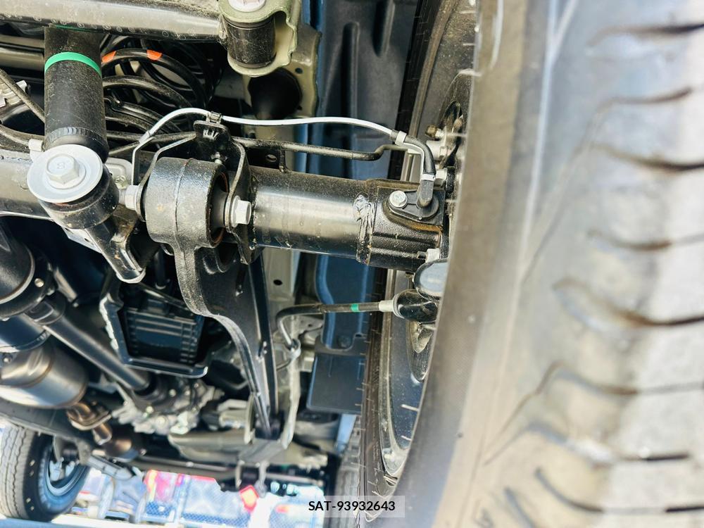 Suzuki JIMNY SIERRA 2025-02 760862-31