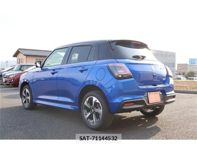 Suzuki SWIFT 2023-12 6020193-18
