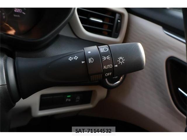 Suzuki SWIFT 2023-12 6020193-25