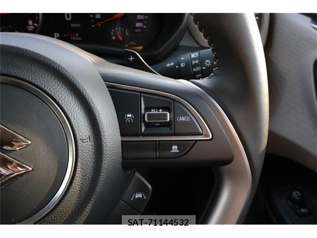 Suzuki SWIFT 2023-12 6020193-6