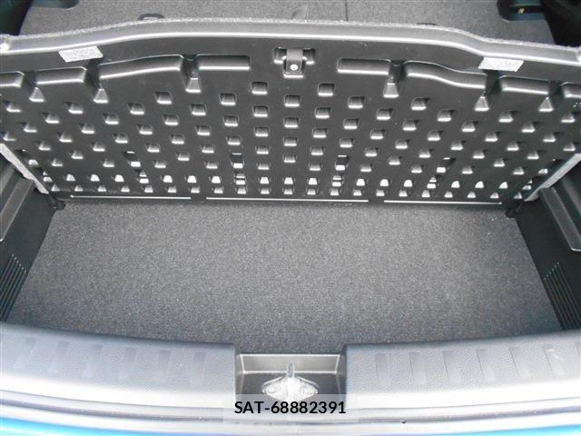 Suzuki SWIFT 2016-02 6753466-24
