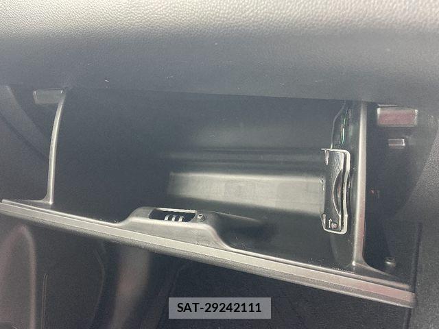 Suzuki SWIFT 2019-11 6913793-11