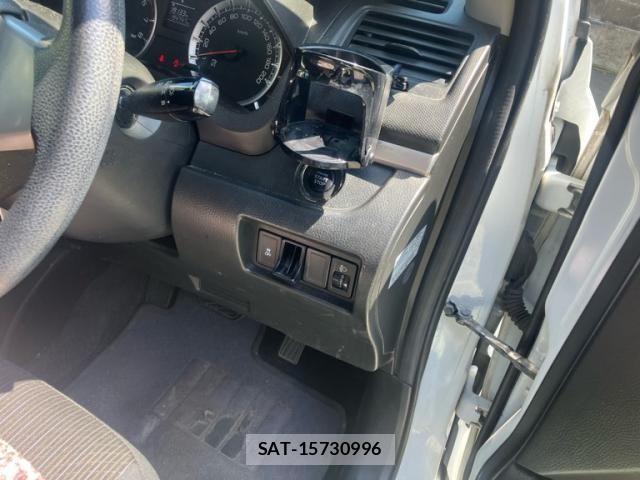 Suzuki SWIFT 2014-04 6913796-23