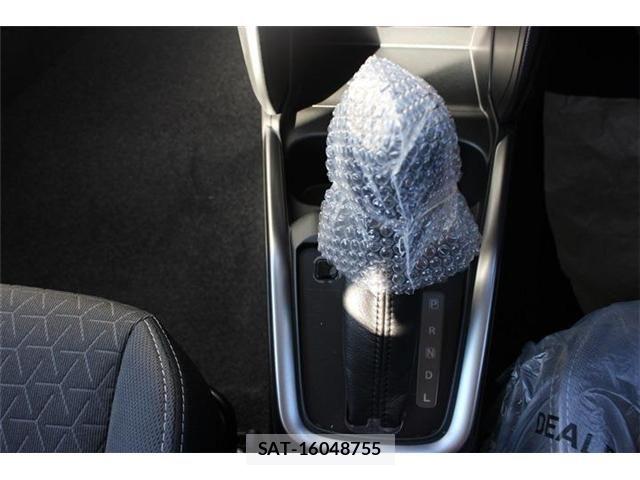 Suzuki SWIFT 2025-10 6998576-18