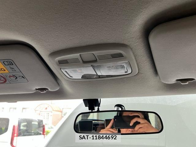 Suzuki SWIFT 2015-10 8038585-22