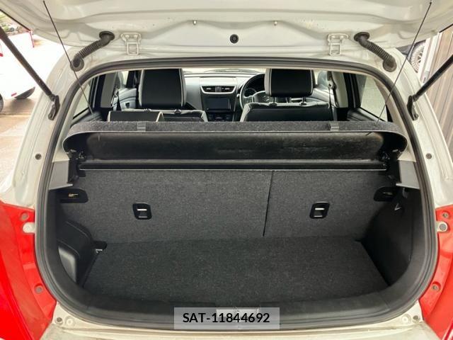 Suzuki SWIFT 2015-10 8038585-24