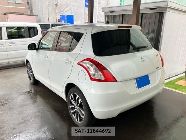 Suzuki SWIFT 2015-10 8038585-2
