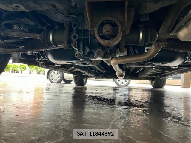 Suzuki SWIFT 2015-10 8038585-5