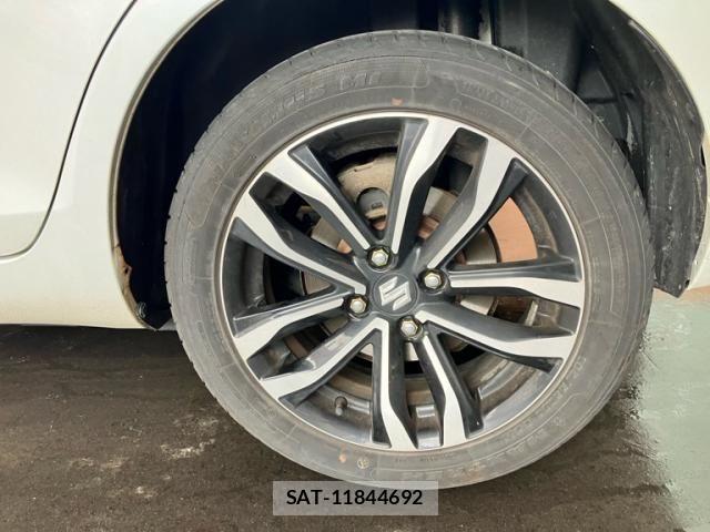 Suzuki SWIFT 2015-10 8038585-6