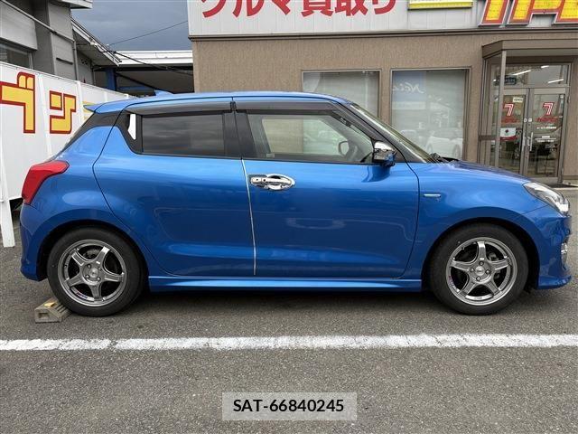 Suzuki SWIFT 2018-05 8210497-3