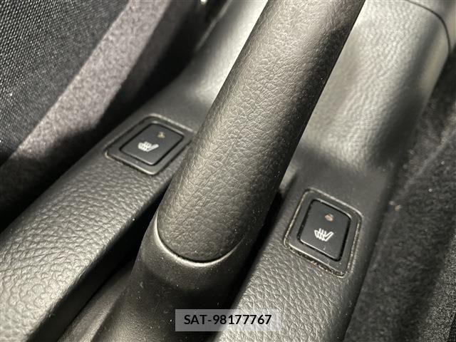 Suzuki SWIFT 2013-08 8338078-28
