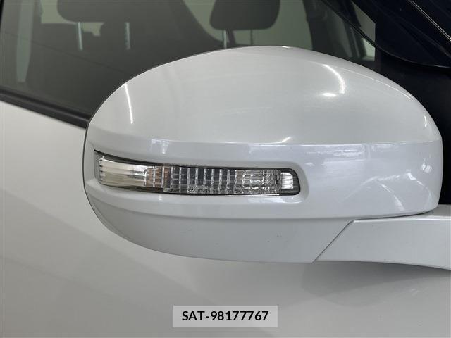 Suzuki SWIFT 2013-08 8338078-4