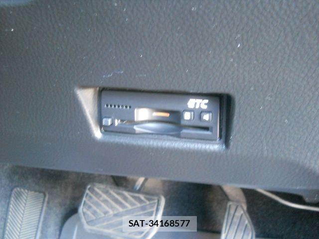Suzuki SWIFT 2012-11 8369105-21