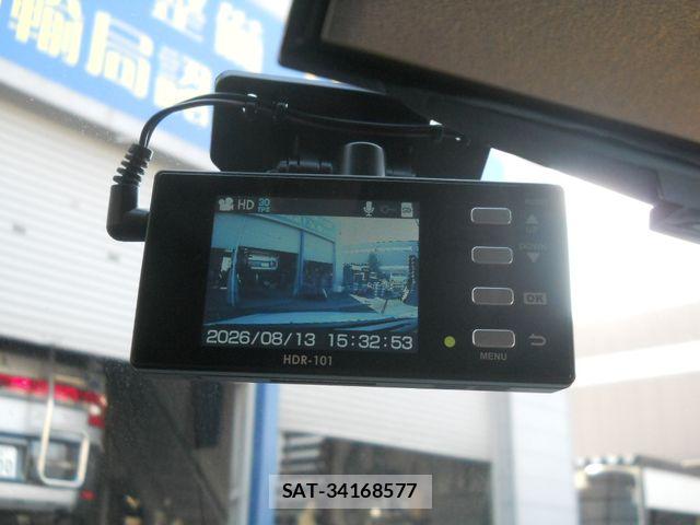 Suzuki SWIFT 2012-11 8369105-24
