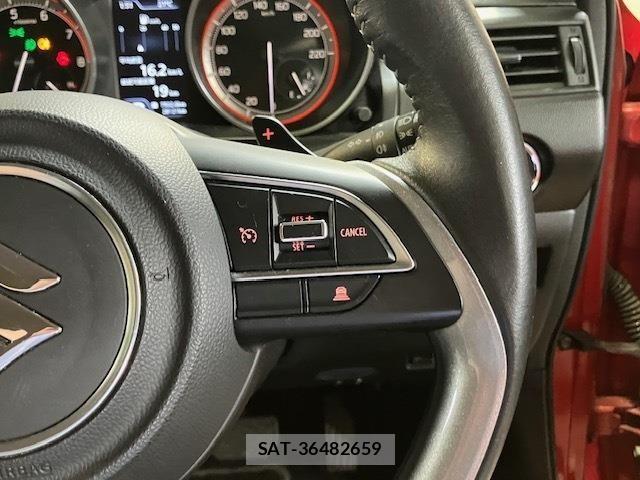 Suzuki SWIFT 2017-01 8438948-19