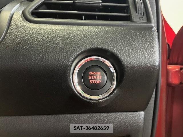 Suzuki SWIFT 2017-01 8438948-23