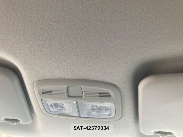 Suzuki SWIFT 2012-02 8831884-18