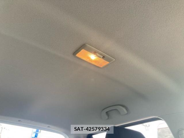 Suzuki SWIFT 2012-02 8831884-19