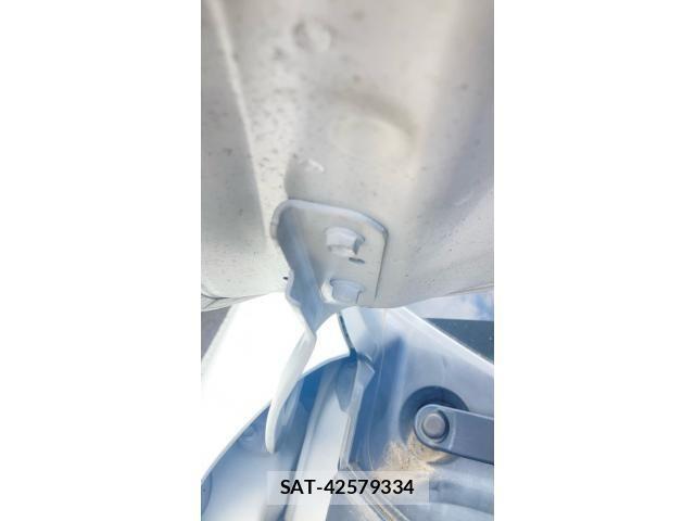 Suzuki SWIFT 2012-02 8831884-21