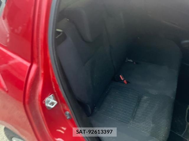 Suzuki SWIFT 2014-03 8850788-14
