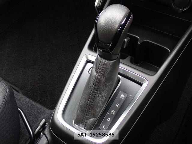 Suzuki SWIFT 2019-12 8872198-11