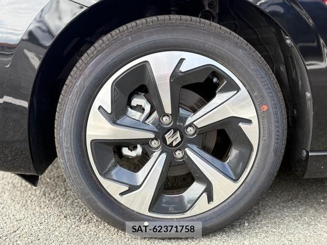 Suzuki SWIFT 2024-10 1355910-3