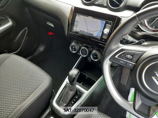 Suzuki SWIFT 2017-03 1355895-19
