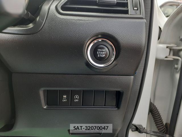Suzuki SWIFT 2017-03 1355895-22
