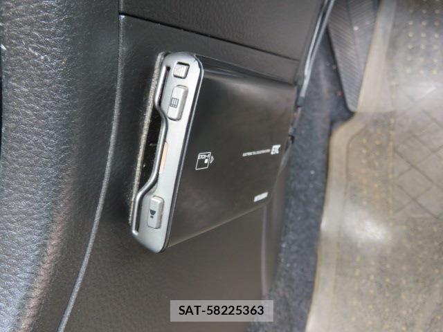 Suzuki SWIFT 2013-06 1415104-9