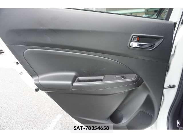 Suzuki SWIFT 2017-04 1417427-17