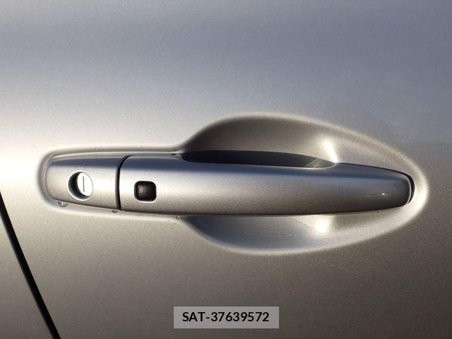 Suzuki SWIFT 2022-10 2488203-23