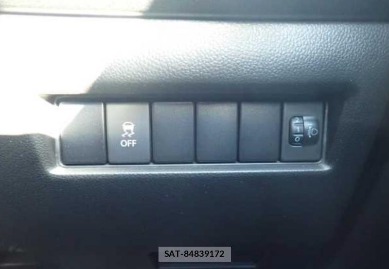 Suzuki SWIFT 2020-02 3539591-7