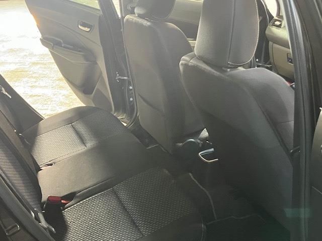 Suzuki SWIFT 2017-01 3685053-9