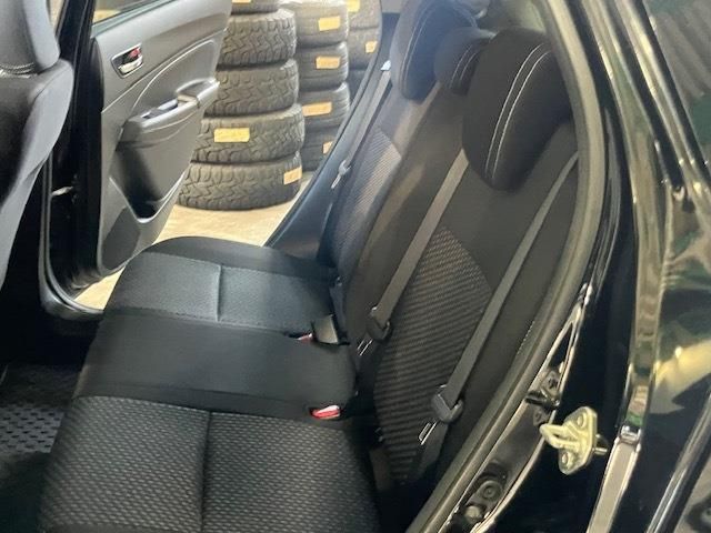 Suzuki SWIFT 2017-01 3685053-12
